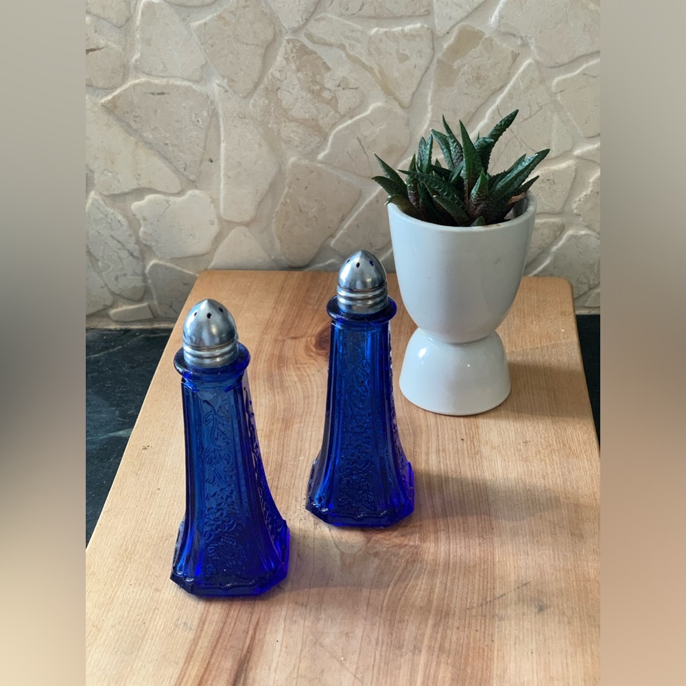 JEANETTE GLASS | Mayfair Cobalt Blue | Salt & Pepper Shakers